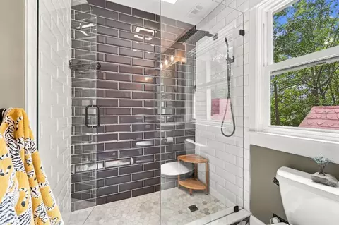 Bath - 1814 Vale St, Durham, NC 27703 photo 4 of 4