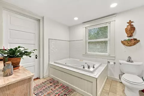 Bath - 1814 Vale St, Durham, NC 27703 photo 2 of 4