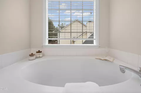 Bath - 711 Midsummer Ln, Apex, NC 27502 photo 6 of 8