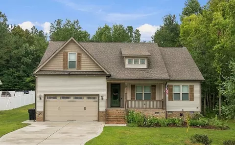 111 Shagbark Ln, Zebulon, NC 27597