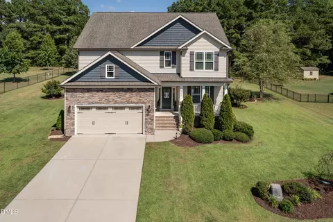 2924 Plantation Glen Dr, Zebulon, NC 27597