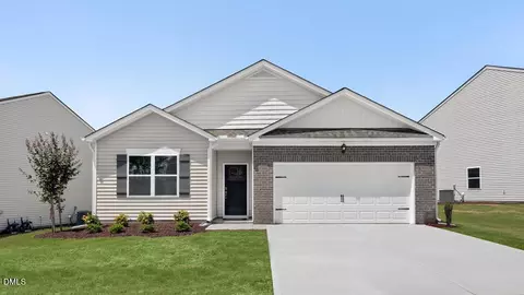 24 Tuscarora Dr, Fuquay Varina, NC 27526