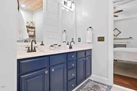 Bath - 78 Carson Dr, Garner, NC 27529 photo 2 of 8
