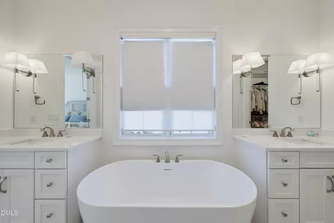 Bath - 912 Harrison Ridge Rd, Wake Forest, NC 27587 photo 2 of 4