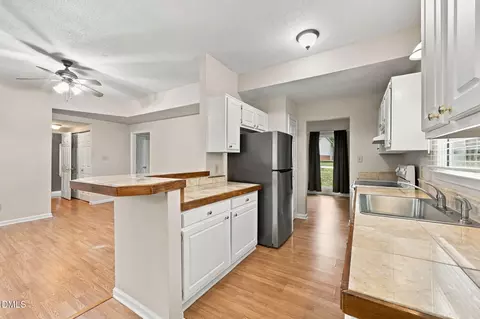 Kitchen - 210 Eagle Tavern Dr, Garner, NC 27529 photo 2 of 4