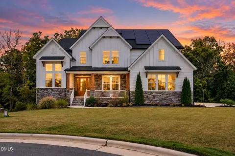 104 Holly Cv Ct, Holly Springs, NC 27540