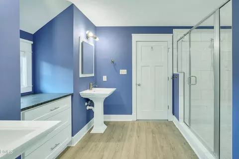 Bath - 609 Jerome Rd, Durham, NC 27713 photo 3 of 6