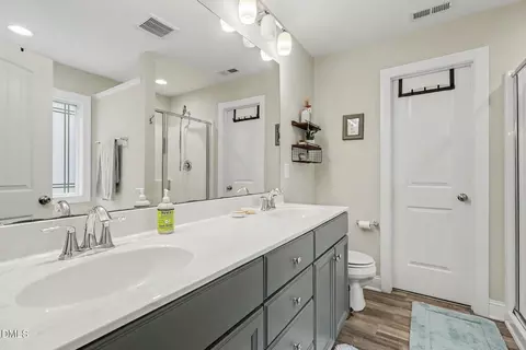 Bath - 225 Ramsgate Dr, Clayton, NC 27520 photo 1 of 2