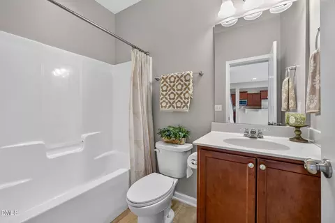 Bath - 10 Crawford Ct, Durham, NC 27703 photo 1 of 4