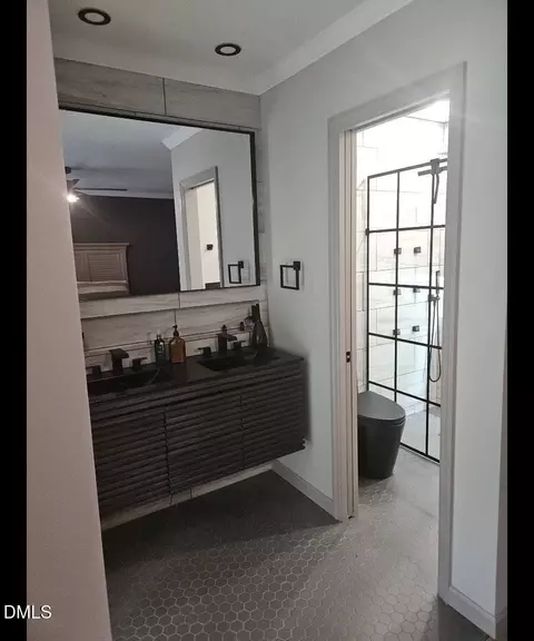 Bath - 62 Chickadee Ct, Willow Spring, NC 27592 photo 2 of 4