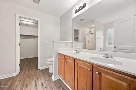 Bath - 1 Dawson Ct, Durham, NC 27703 photo 2 of 4