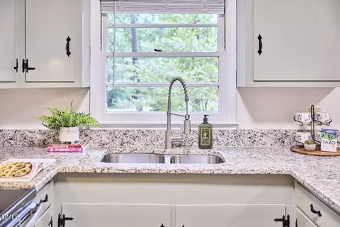 Kitchen - 1204 E Oak Dr, Durham, NC 27712 photo 4 of 6