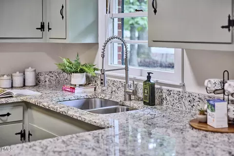 Kitchen - 1204 E Oak Dr, Durham, NC 27712 photo 5 of 6