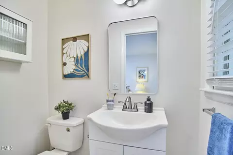 Bath - 1204 E Oak Dr, Durham, NC 27712 photo 1 of 2