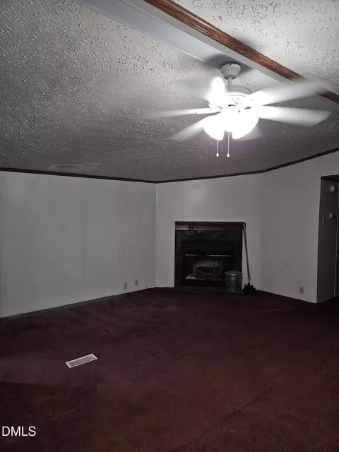 Living - 115 Eagle Ln, Middlesex, NC 27557 photo 3 of 3