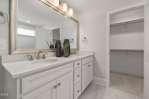 Bath - 608 Willow Brook Ave, Angier, NC 27501 photo 4 of 5