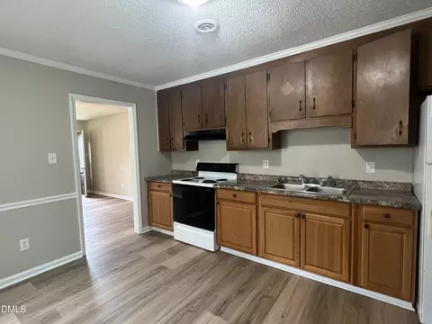 505 Elizabeth St, Selma, NC 27576 photo 5