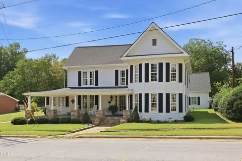 119 N College St, Youngsville, NC 27596