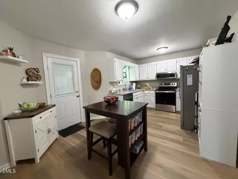 Kitchen - 111 Fox Run, Henderson, NC 27536 photo 4 of 4