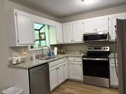 Kitchen - 111 Fox Run, Henderson, NC 27536 photo 3 of 4