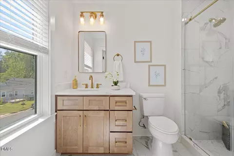 Bath - 218 W Maynard Ave, Durham, NC 27704 photo 2 of 4