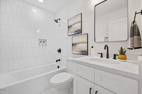 Bath - 218 W Maynard Ave, Durham, NC 27704 photo 3 of 4