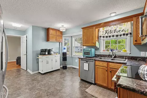 Kitchen - 105 Huckleberry Ct, Willow Spring, NC 27592 photo 5 of 6