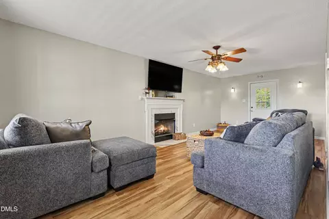 Living - 105 Huckleberry Ct, Willow Spring, NC 27592 photo 2 of 3
