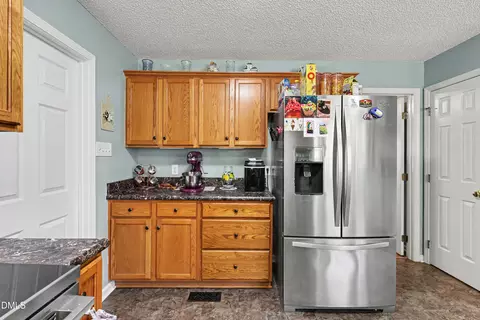 Kitchen - 105 Huckleberry Ct, Willow Spring, NC 27592 photo 4 of 6
