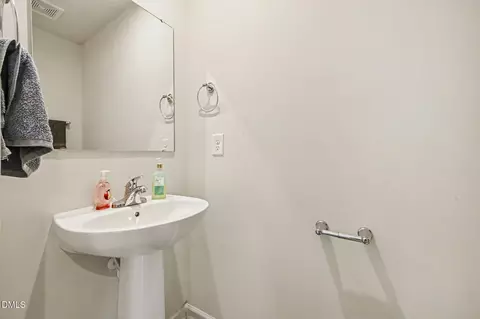 Bath - 1008 Bridgewater Dr, Durham, NC 27704 photo 2 of 3