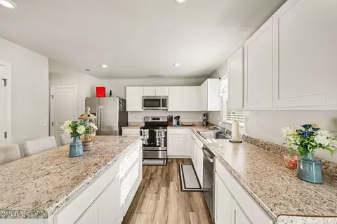 Kitchen - 1008 Bridgewater Dr, Durham, NC 27704 photo 3 of 4