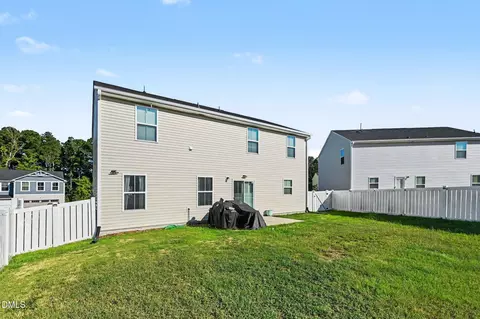 Exterior - 1008 Bridgewater Dr, Durham, NC 27704 photo 4 of 7