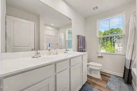 Bath - 1008 Bridgewater Dr, Durham, NC 27704 photo 1 of 3