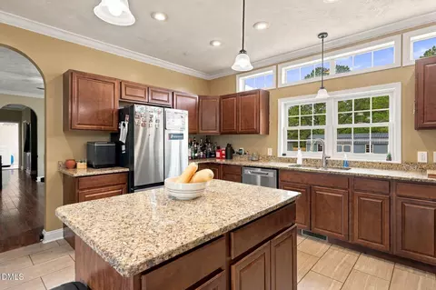 Kitchen - 50 Cutoff Rd, Dunn, NC 28334 photo 3 of 5