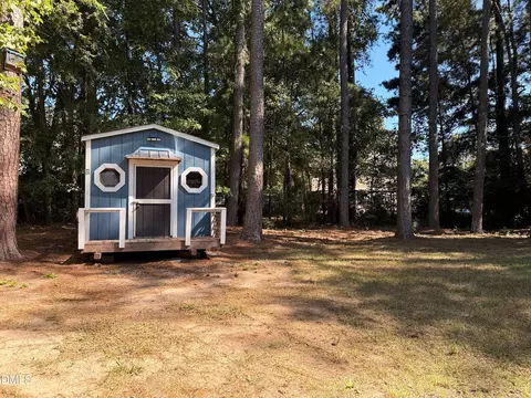 Exterior - 806 Whitby Ct, Durham, NC 27703 photo 4 of 4