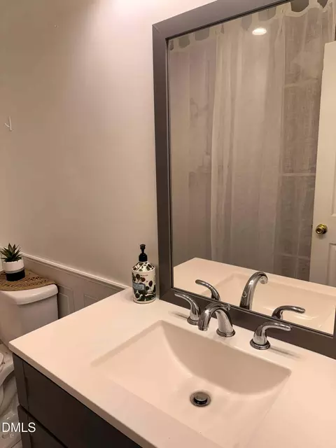 Bath - 806 Whitby Ct, Durham, NC 27703 photo 3 of 3
