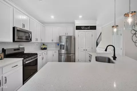Kitchen - 26 Gander Dr, Benson, NC 27504 photo 3 of 6