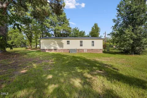 Exterior - 862 Maynard Lake Rd, Erwin, NC 28339 photo 2 of 3