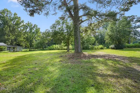 Exterior - 862 Maynard Lake Rd, Erwin, NC 28339 photo 3 of 3