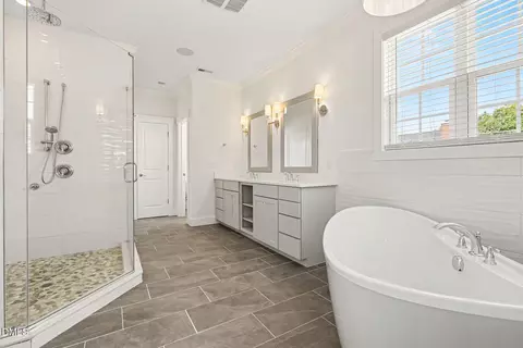 Bath - 2308 Wade Ave, Raleigh, NC 27607 photo 2 of 4