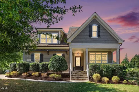2801 Greenbank Mill Dr, Fuquay Varina, NC 27526