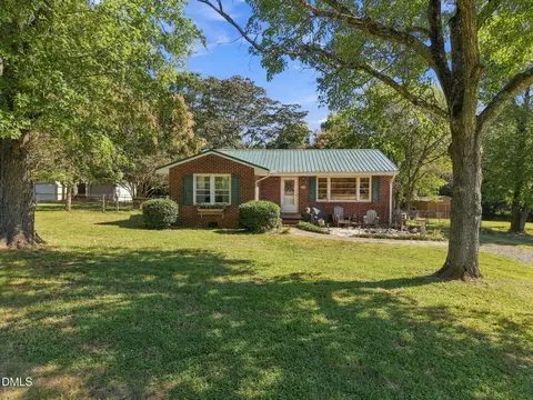 1616 Riverside Dr, Hillsborough, NC 27278