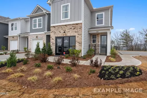 97 Chancellor Dr, Lillington, NC 27546