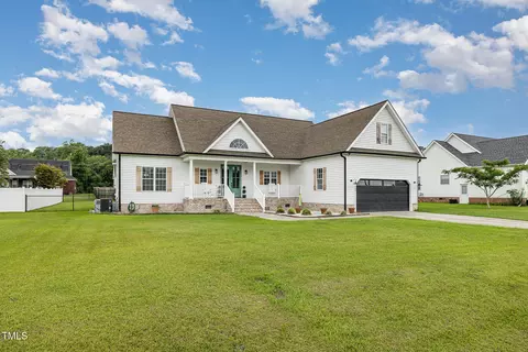 305 Maddux Dr, Pikeville, NC 27863