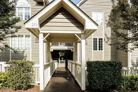 313 Glen Echo N Ln, Cary, NC 27518
