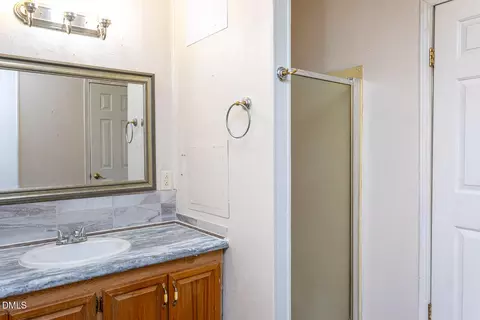 Bath - 3162 Twig Ct, Wake Forest, NC 27587 photo 3 of 4