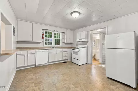 Kitchen - 906 Orient St, Durham, NC 27701 photo 1 of 4