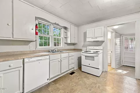 Kitchen - 906 Orient St, Durham, NC 27701 photo 3 of 4