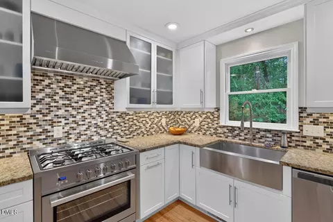 Kitchen - 5809 Henner Pl, Durham, NC 27713 photo 5 of 7