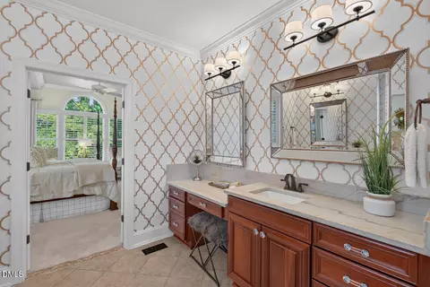 Bath - 72 Edgewood Dr, Durham, NC 27713 photo 2 of 8